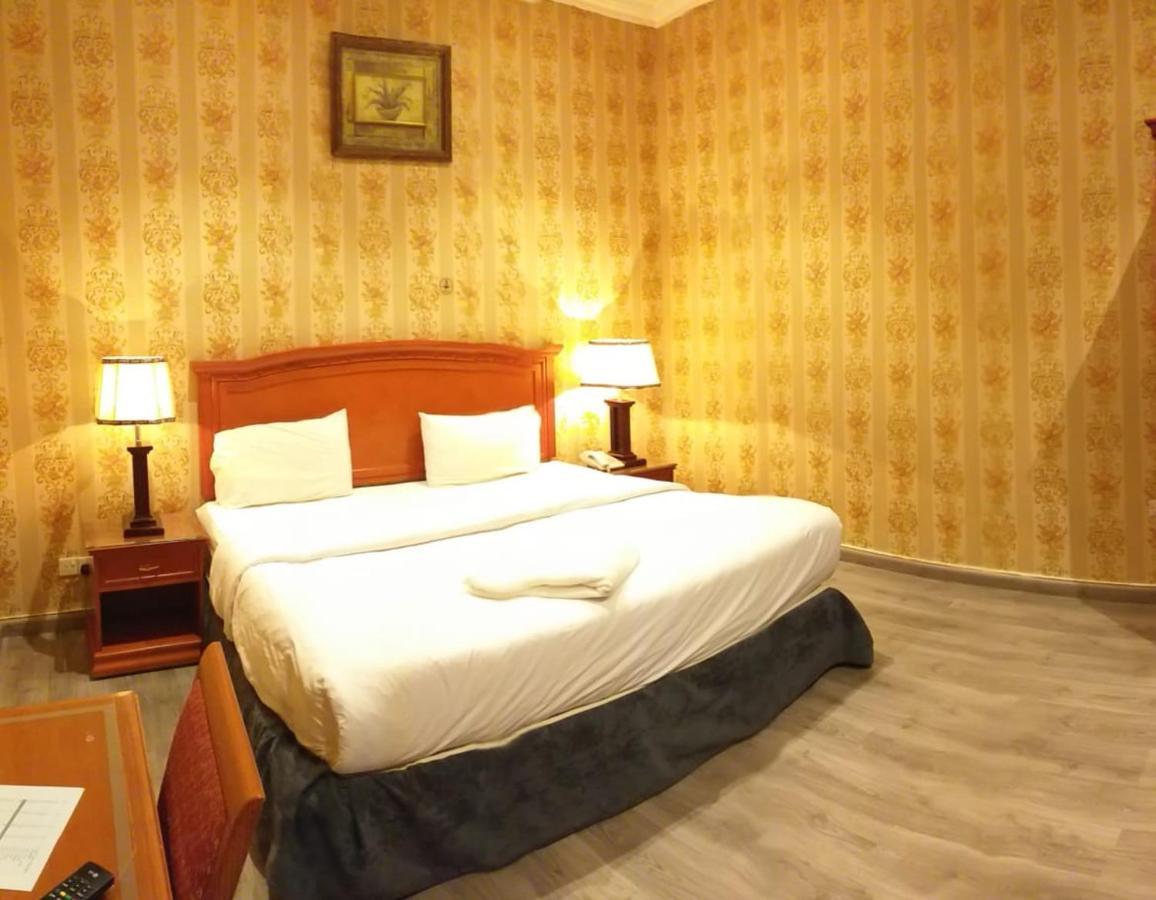 Qasr Al Khalij Hotel Riaad Buitenkant foto