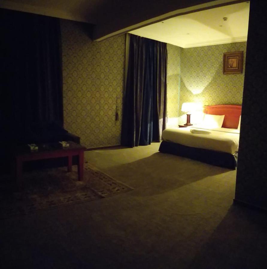 Qasr Al Khalij Hotel Riaad Buitenkant foto